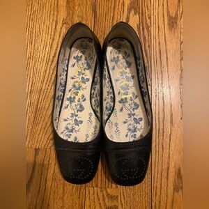 Gucci black flat shoes